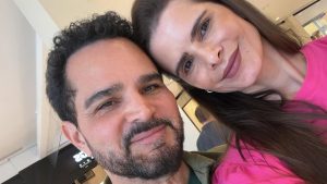 Leia mais sobre o artigo Luciano Camargo se declara para sua esposa Flávia em post emocionante, “Ela me faz sempre o melhor”