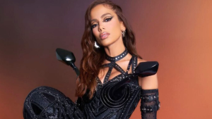 Leia mais sobre o artigo Anitta confessa sobre vida de solteirae conta que está difícil encontrar um homão!
